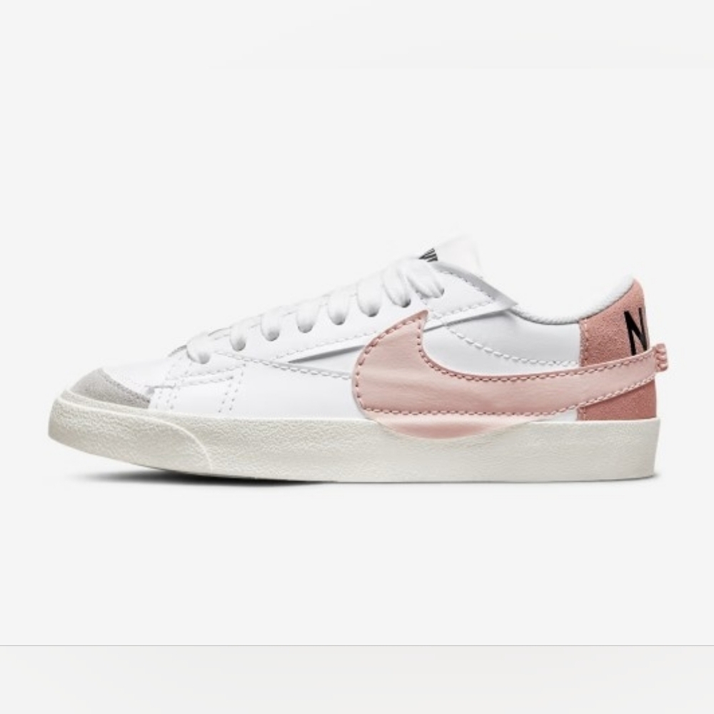 Nike Women's Blazer Low '77 Jumbo Athletic shoes in White Pink Oxford - Size 9